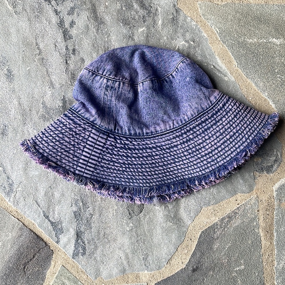 Free People-RAHI
Acid Washed Bucket Hat - Picture 6 of 6